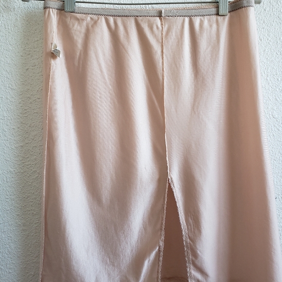 Vintage Behind every Olga there beaty is an Olga Women Slip Skirt Linger… - Picture 6 of 8